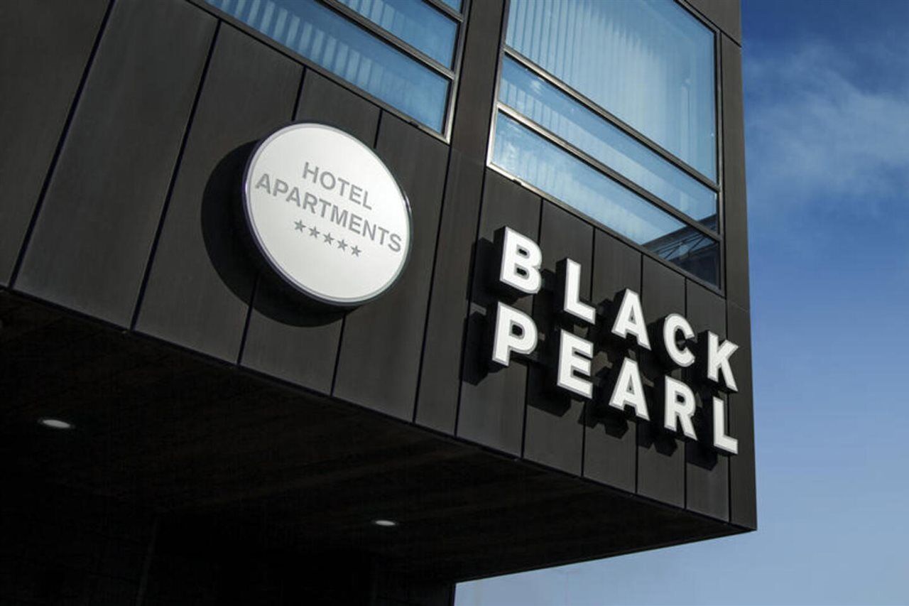 Black Pearl Reikiavik