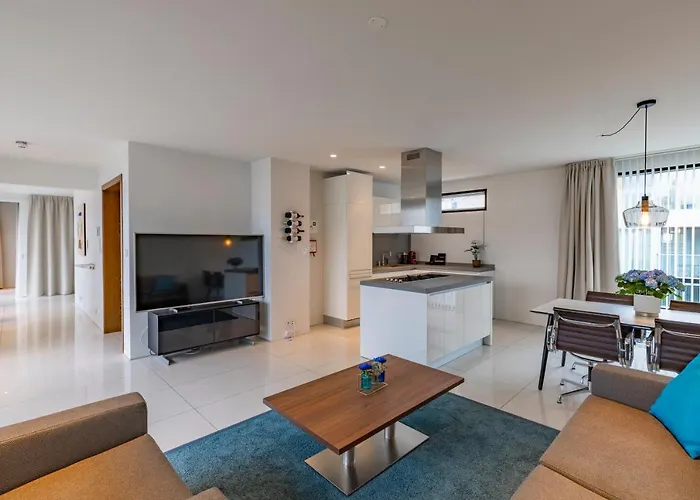 Black Pearl Apartment Hotel
